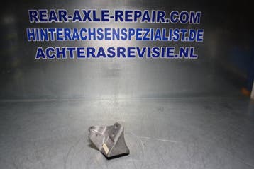 Opel Ascona C motorbevestiging links achter. (motorruimte), Verzenden
