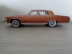 BOS Models 1:18 - Modelauto - Cadillac Fleetwood Brougham, Nieuw