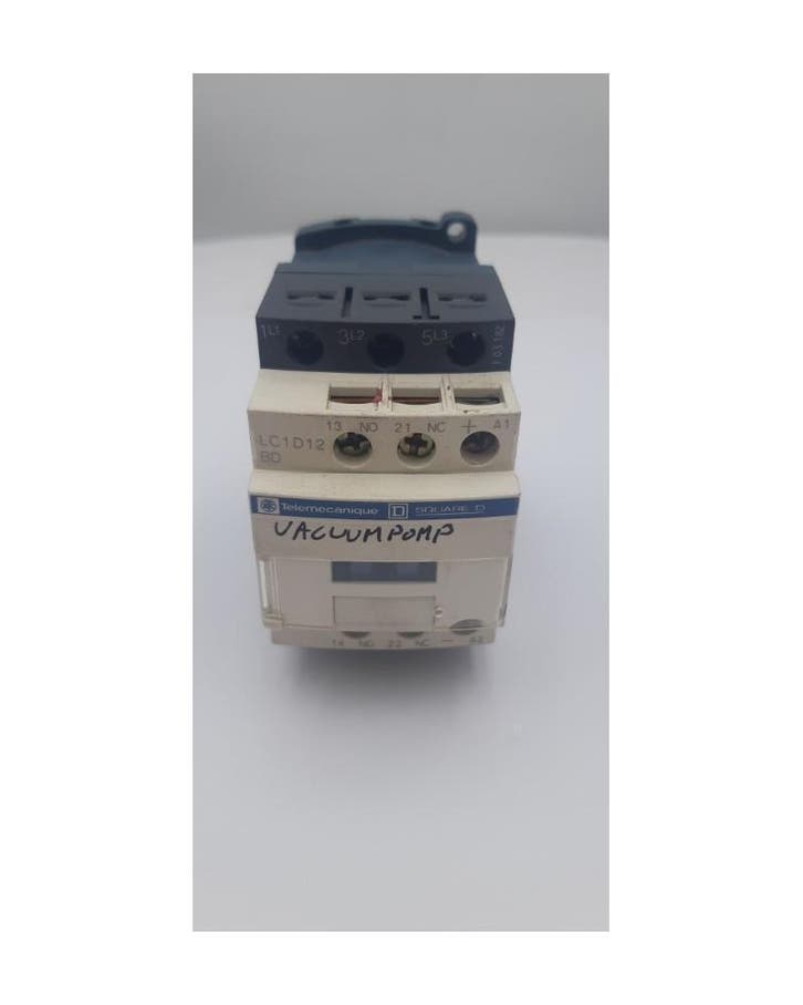 Telemecanique LC1D12BD, Articles professionnels, Machines & Construction | Travail du bois, Envoi