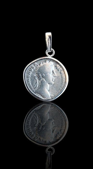 Oud-Romeins, Keizerrijk Zilver Munthanger - Keizer Commodus, Handtassen en Accessoires, Antieke sieraden