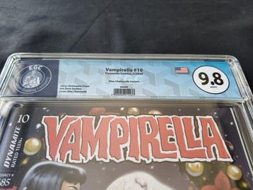 Vampirella #10 - EGC 9.8 - Elias Chatzoudis Variant - 1, Nieuw