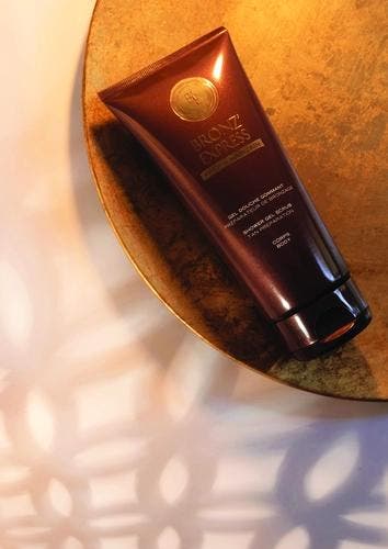 Bronz'Express Shower Gel Scrub (Body Scrub), Bijoux, Sacs & Beauté, Beauté | Soins du corps, Envoi