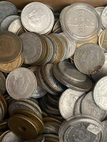 Wereld, Spanje. Doos met 4,35 kilo munten (Zonder
