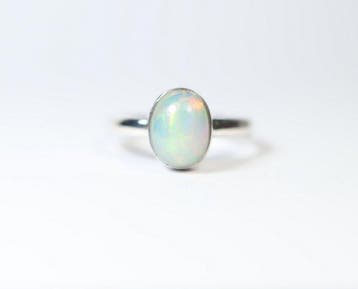 Ethiopisch opaal / Welo-opaal Ring / cabochon / nieuw- 2.68, Verzamelen