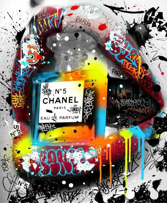 Moabit - Gilded Silence X Chanel No.5, Antiquités & Art, Art | Objets design
