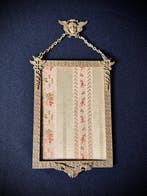 Lijst - Brons - Bronsplaat (gepatineerd) - Borduurwerk op