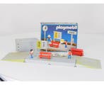 Playmobil 4370 & 4371 Perron met wachthuisje en accessoir..., Hobby en Vrije tijd, Ophalen of Verzenden, Gebruikt