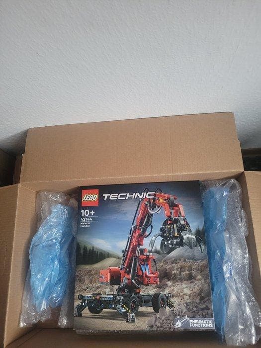 Lego Set - 42144 - Technic - Material Handler, Kinderen en Baby's, Speelgoed | Duplo en Lego
