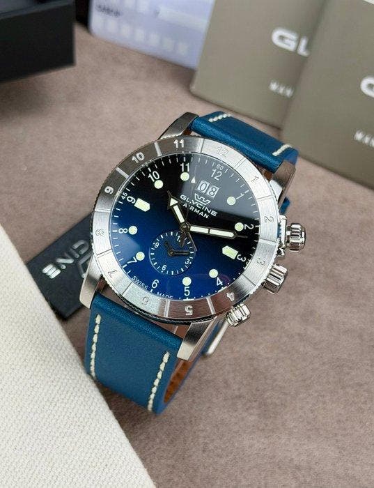 Glycine - Airman GMT Blue Date - GL0151 - Heren - 2020+, Handtassen en Accessoires, Horloges | Heren