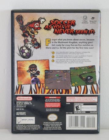 Nintendo - Gamecube - Super Mario Strikers - Videogame - In, Games en Spelcomputers, Nieuw