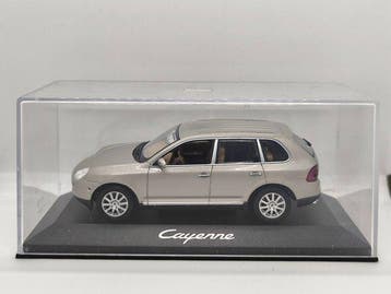 Minichamps 1:43 - Modelauto (2) - Porsche Cayenne; BMW Z3, Nieuw