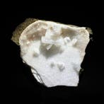Strik van briljant epistilbite, wit en roze, zeldzaam.