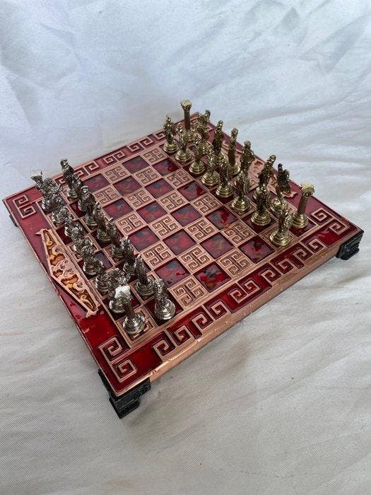 Schaakspel - Griekse troepen, ambachtelijk vervaardigd uit, Antiek en Kunst, Curiosa en Brocante