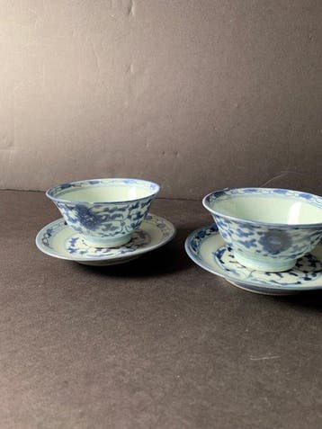 Kop en schotel (4) - Porselein - Kangxi-periode (17e eeuw), Antiek en Kunst