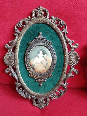 Wanddecoratie (2) - Italië - Bronzen miniatuur op zijde