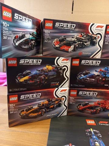 Lego Winkel display - Collector Display, 10 F 1 autos en