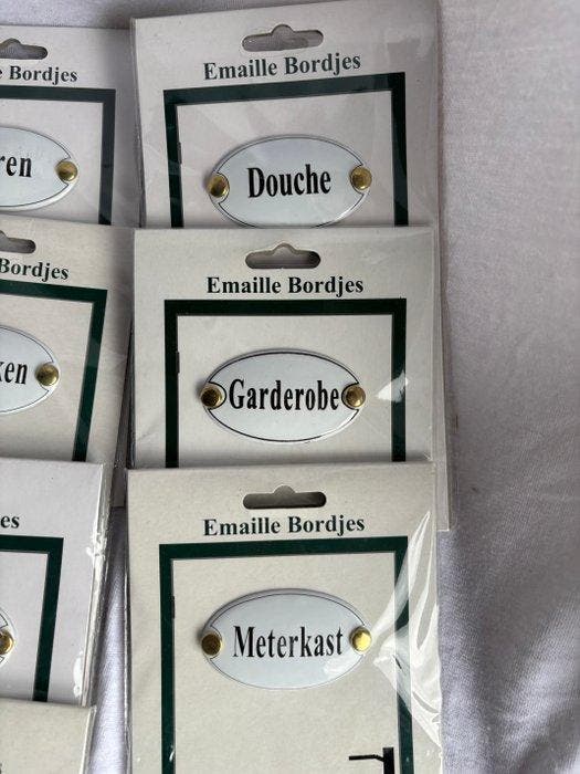 Set van 14 handgemaakte emaille deurbordjes – diverse, Antiquités & Art, Antiquités | Jouets