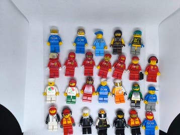 Lego Minifiguur - Minifigures - Rennfahrer Ferrari, Kinderen en Baby's, Speelgoed | Duplo en Lego, Nieuw