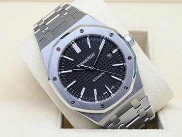 Audemars Piguet Royal Oak 15400ST Year 2017 (Box & Papers), Handtassen en Accessoires, Horloges | Heren, Overige merken, Staal