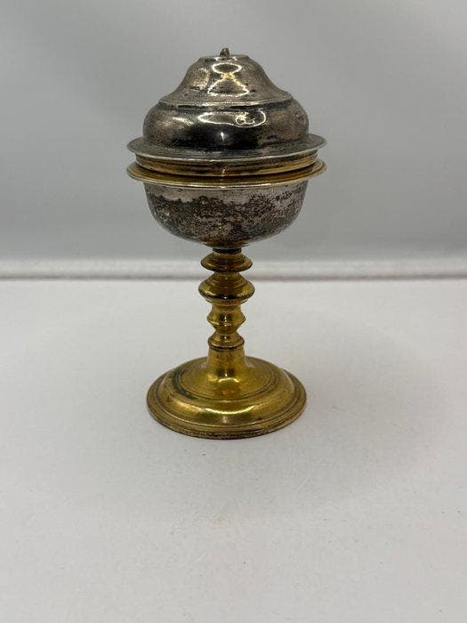 Urinoir met zilveren beker - .800 zilver - 1850-1900 - Beker, Antiek en Kunst, Kunst | Niet-Westerse kunst