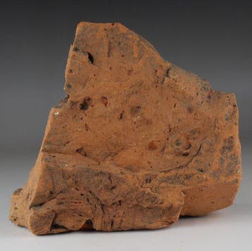 Oud-Romeins Aardewerk Tegelfragment met inscriptie EX GE[R