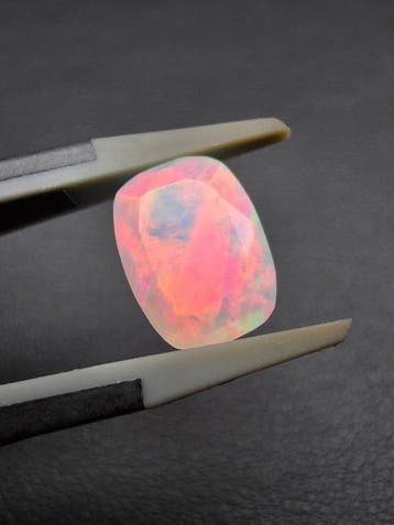 2,3 ct Witte Opaal Facetté- 0.46 g
