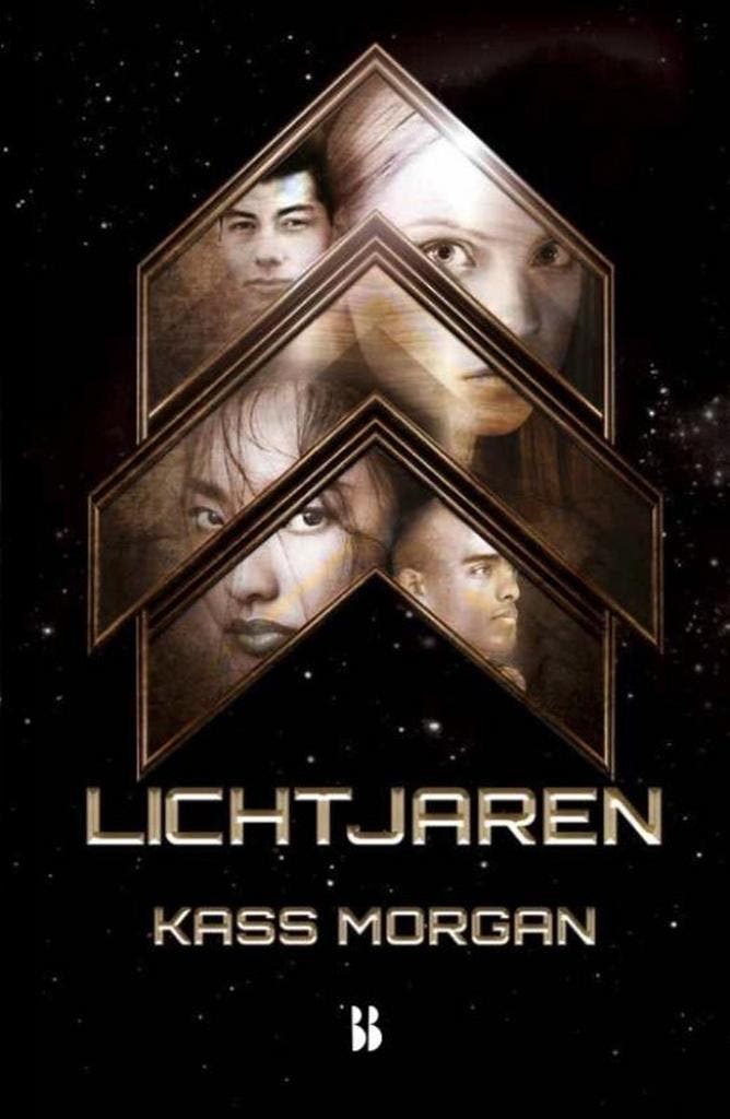 Lichtjaren / Lichtjaren / 1 9789463493307 Kass Morgan, Boeken, Kinderboeken | Jeugd | 13 jaar en ouder, Zo goed als nieuw, Verzenden