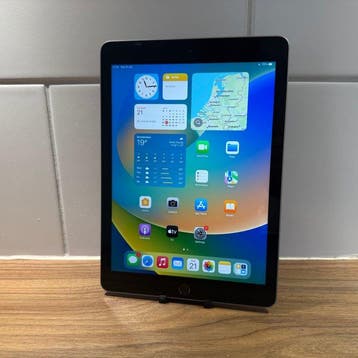 Apple iPad (5th Generation) 128GB Wifi - Mobiele telefoon, Nieuw