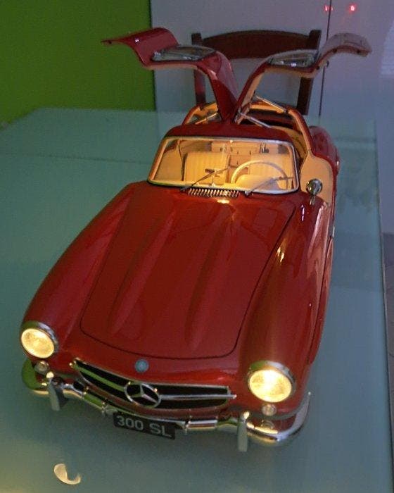 IXO 1:8 - Model sportwagen - MERCEDES - BENZ 300 SL ali di, Hobby & Loisirs créatifs, Voitures miniatures | 1:5 à 1:12