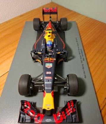 Spark 1:18 - Model raceauto - Red Bull Racing TAG Heuer RB12, Nieuw