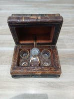 Service à liqueur (6) - Verre, Cuir, Bois - Cave à liqueur