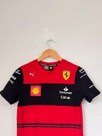 Ferrari - Teamkleding