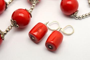 Rood nep-koraal - Ketting & Oorbellen - 155 g - 2-delige, Verzamelen
