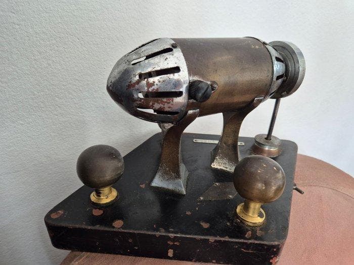 Machine à coudre - Acier - Ditto Protari Milano Enzo Burani,, Antiek en Kunst, Curiosa en Brocante