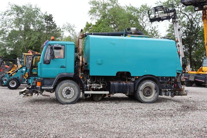 Veiling: Straatveegmachine MAN VIAJET 7 R/HS Diesel 2005, Articles professionnels, Machines & Construction | Entretien & Nettoyage