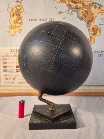 Tabletop globe, Globe à surface ardoise - George Philips &, Antiquités & Art