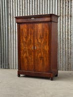 Kleerkast - kleding kast, Linnenkast, linnenpres, wardrobe -