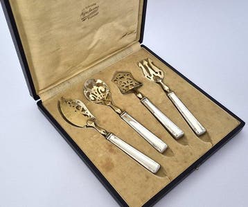 Hors doeuvre set (4) - in etui - Art Deco, ca. 1915 -, Antiek en Kunst