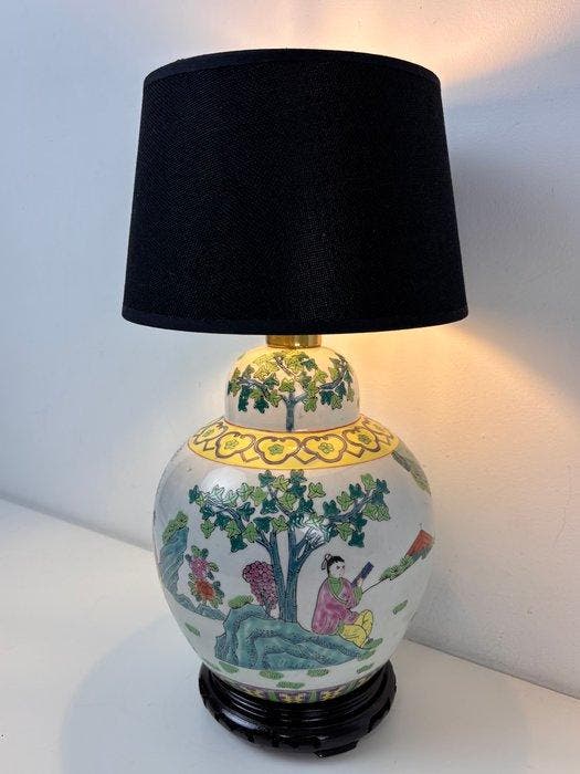 Tafellamp - Chinese stijl porseleinen lampvoet met, Antiek en Kunst, Kunst | Designobjecten