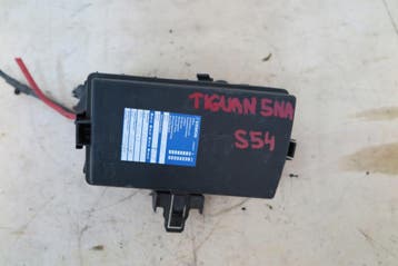 zekeringkast Volkswagen Tiguan 5NA 5Q0907361D, Verzenden, Gebruikt