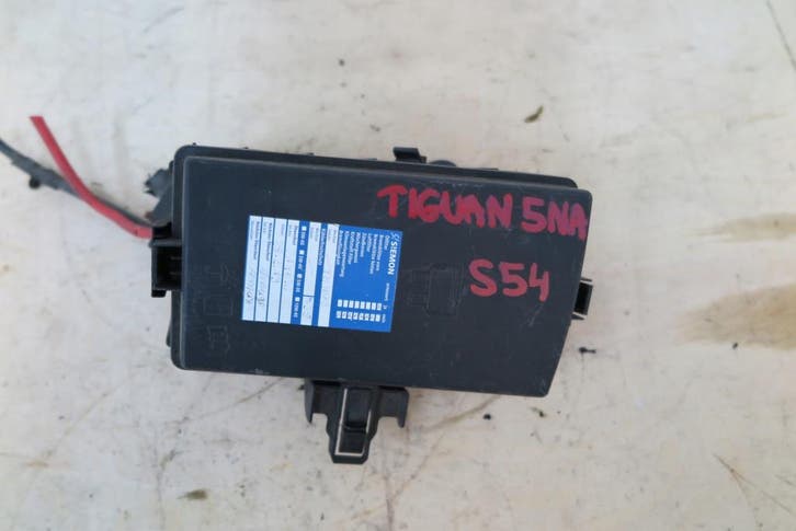 zekeringkast Volkswagen Tiguan 5NA 5Q0907361D, Auto-onderdelen, Elektronica en Kabels, Gebruikt, Verzenden
