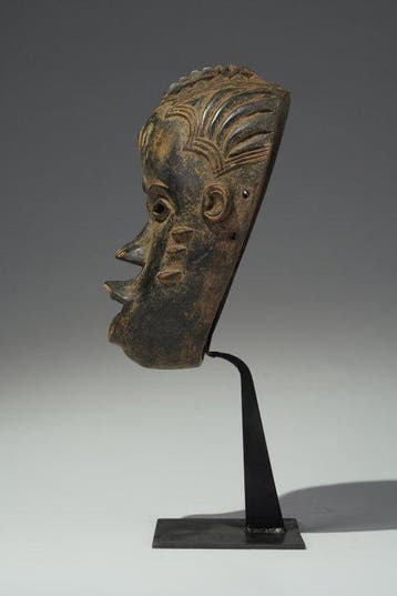 Een houten masker - Guro - Ivoorkust (Zonder minimumprijs)