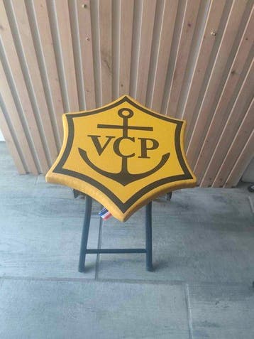 (NO RESERVE) Veuve Cliquot Champagne Chair – Unique