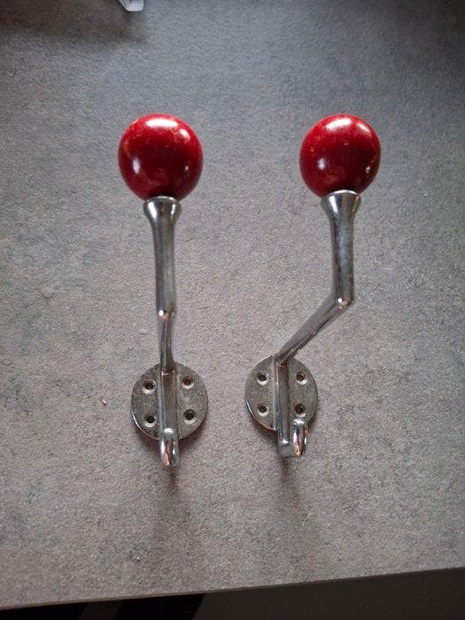 Set kapstokhaken - Metaal/Hout - Zes vintage kapstok haken, Antiquités & Art, Art | Objets design