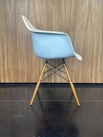 Vitra - Charles & Ray Eames - Stoel - DAW - Staal,