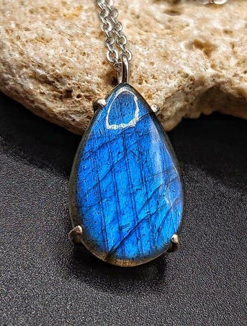 Sieraad Vrede in het blauw ambachtelijk vervaardigd uit