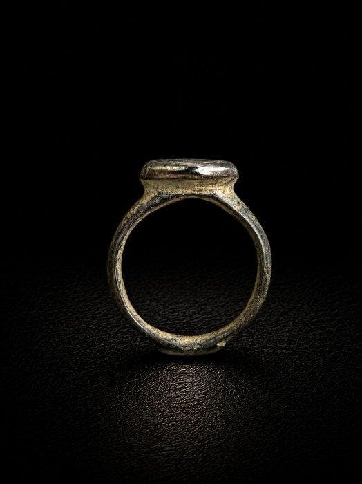 Islamitisch Brons Ring - 10e tot 13e eeuw na Christus, Antiek en Kunst, Antiek | Overige Antiek