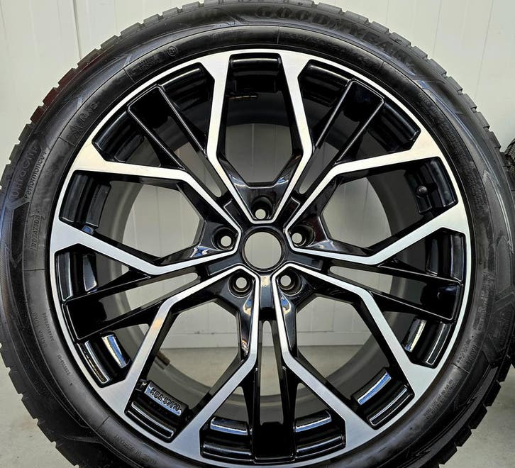 VW ID4 ID5 ID6 IDBuzz Audi Q4 Enyac 20 inch winterbanden, Auto-onderdelen, Banden en Velgen, 20 inch, Winterbanden, 235 mm, Personenwagen