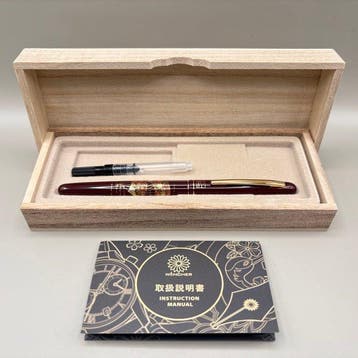 Kuretake & Wancher - Maki-e with Folding Fan Motif -, Verzamelen, Pennenverzamelingen, Nieuw