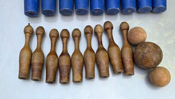 Onbekend - Blikken speelgoed - Antiek houten speelgoed kegel